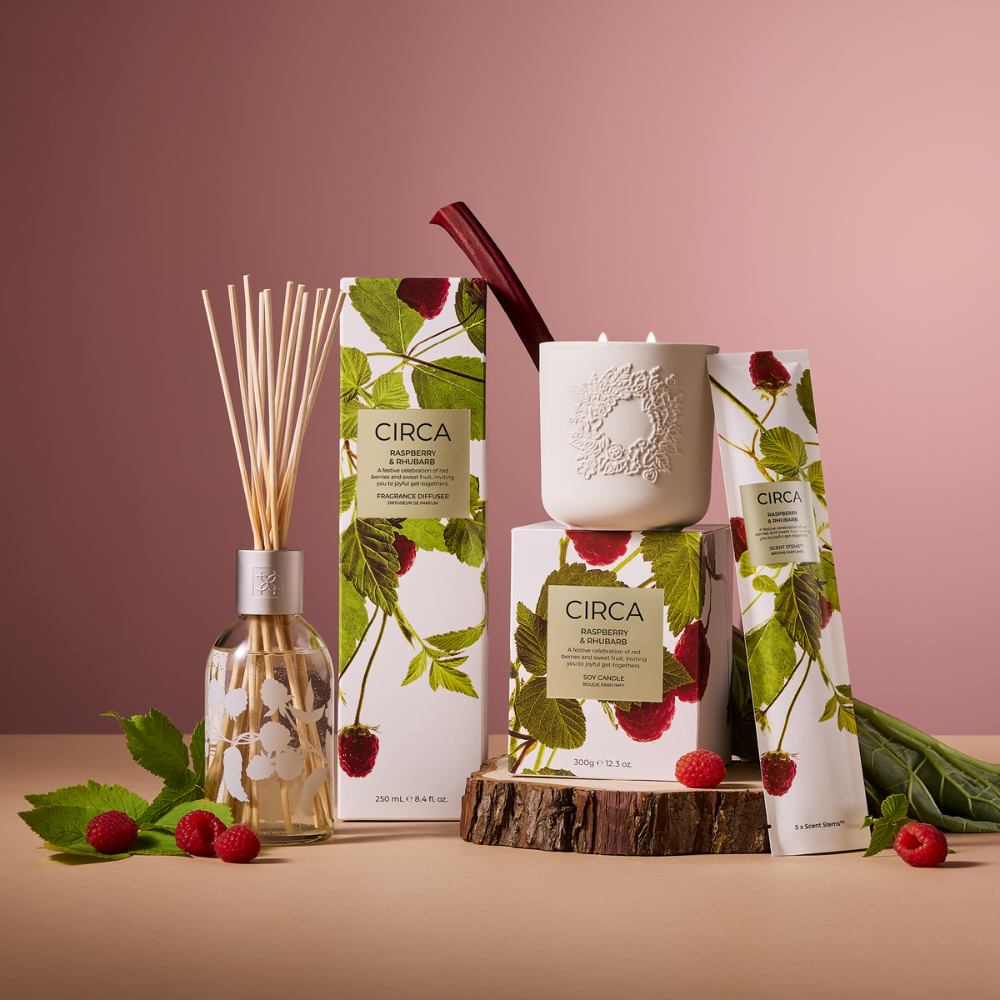 Soy Candle 300g | Raspberry & Rhubarb (Christmas Limited Edition'25)